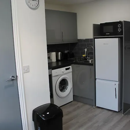 Bevois Valley Serviced Apartments - Comfort And Convenience Southampton Exterior photo