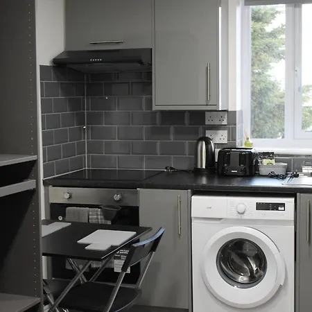 Bevois Valley Serviced Apartments - Comfort And Convenience Southampton Exterior photo